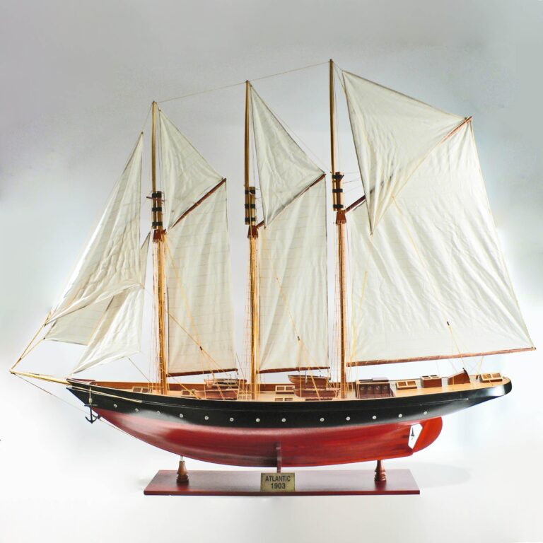 Modelo artesanal de barco de vela de la Atlantic