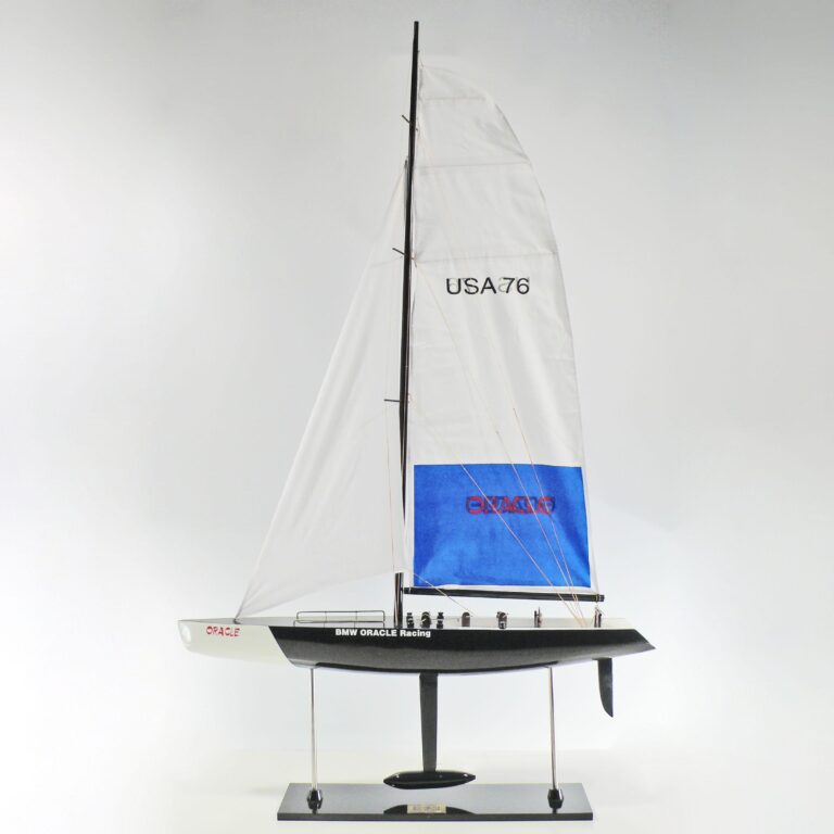 Modelo artesanal de barco de vela de la BMW Oracle