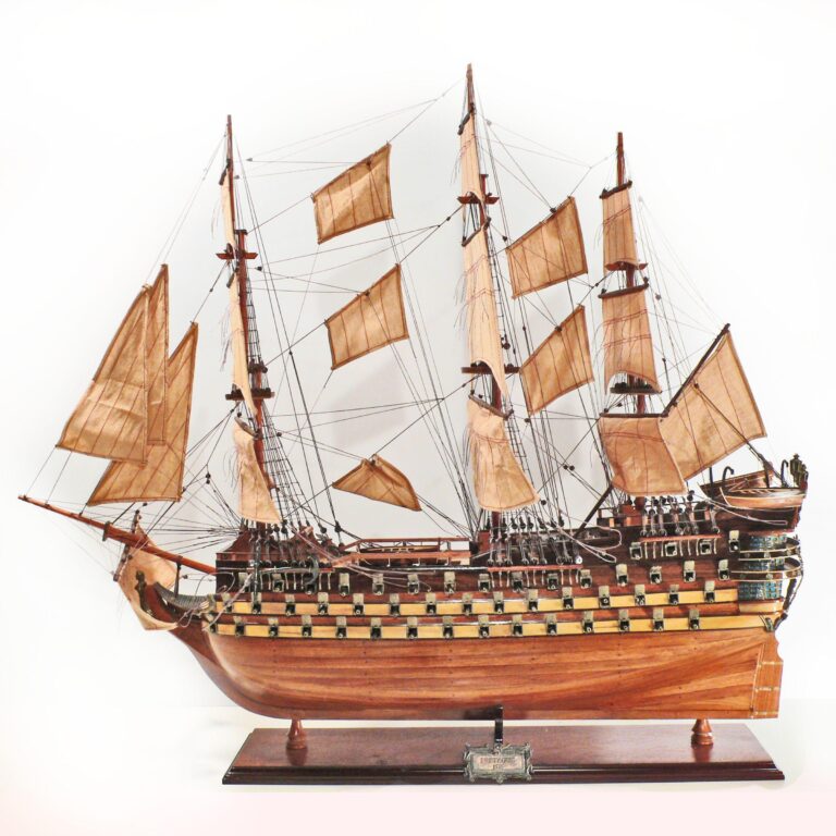 Un modelo de velero histórico hecho a mano de la Bretagne