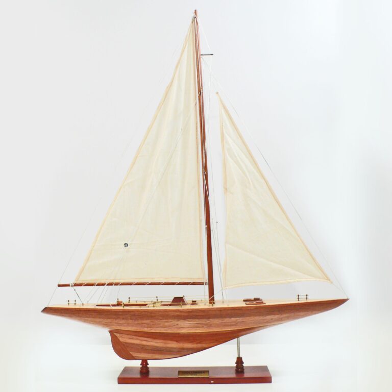 Modelo artesanal de barco de vela de la Columbia