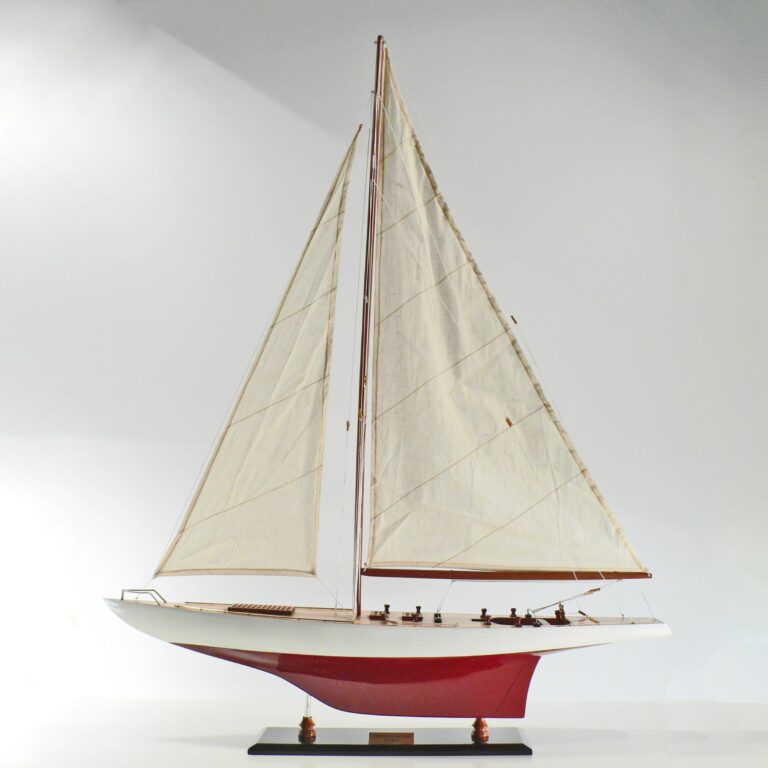 Modelo artesanal de barco de vela de la Constellation