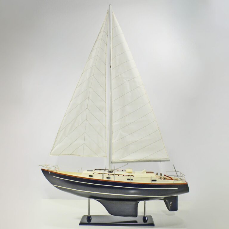 Modelo artesanal de barco de vela de la Contessa