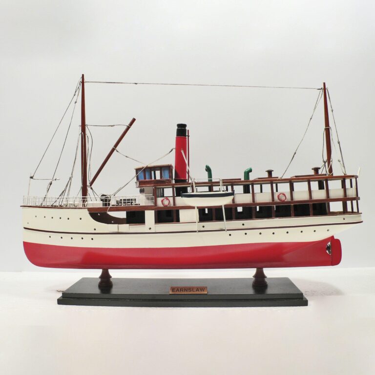Modelo de barco hecho a mano de madera de la Earnslaw