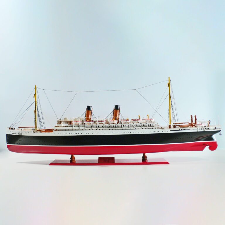 Modelo de crucero hecho a mano de madera de la Empress of Ireland (120cm)