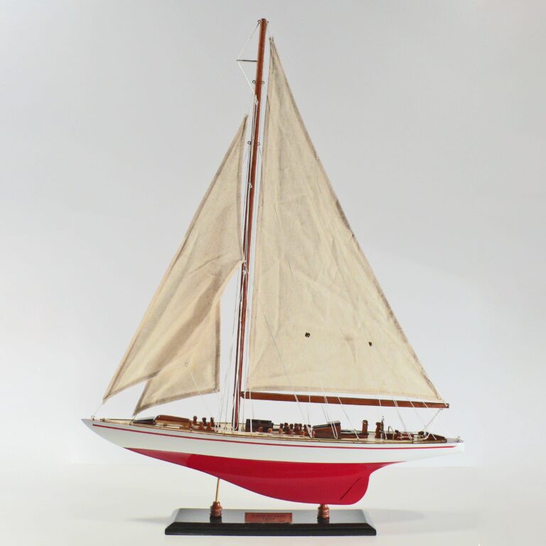 Modelo artesanal de barco de vela de la Endeavour