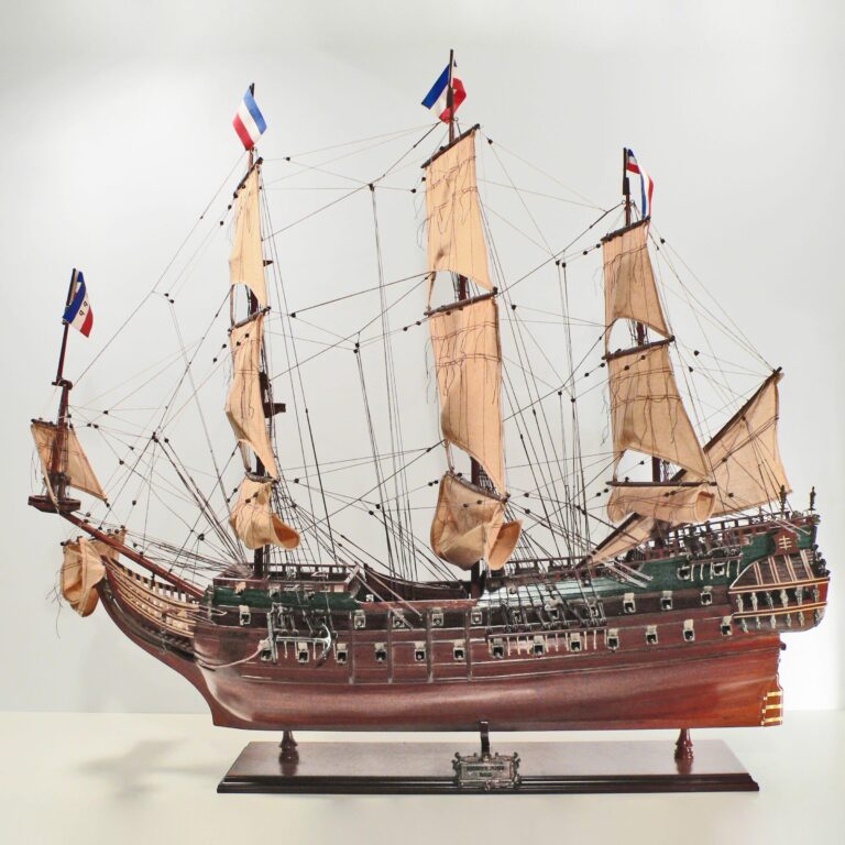 Un modelo de velero histórico hecho a mano de la Frisland