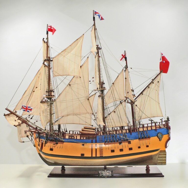 Un modelo de velero histórico hecho a mano de la HMS Endeavour