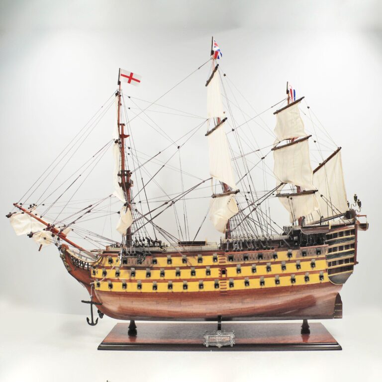 Un modelo de velero histórico hecho a mano de la HMS Victory