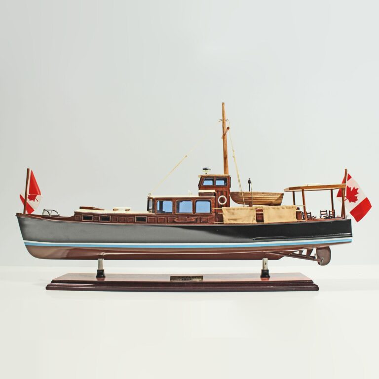 Modelo de barco hecho a mano de madera de la Dolphin