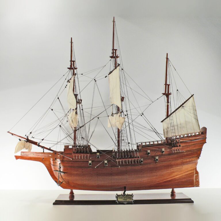 Un modelo de velero histórico hecho a mano de la San Miguel
