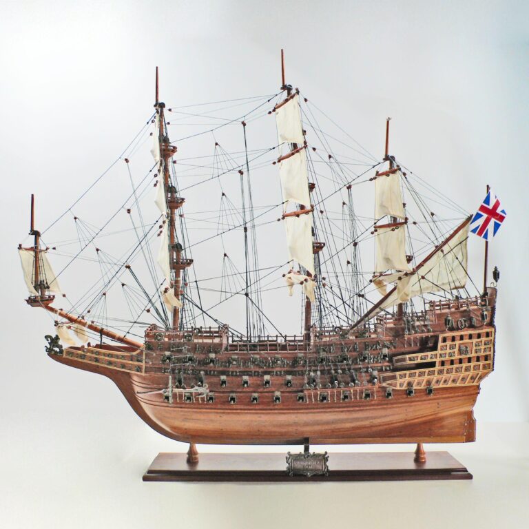 Un modelo de velero histórico hecho a mano de la Sovereign of the Seas