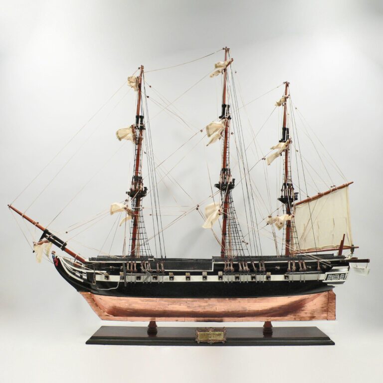 Un modelo de velero histórico hecho a mano de la Trinomalee