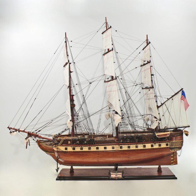 Modelo de barco de madera hecho a mano de la Constitución de la USS Constitution