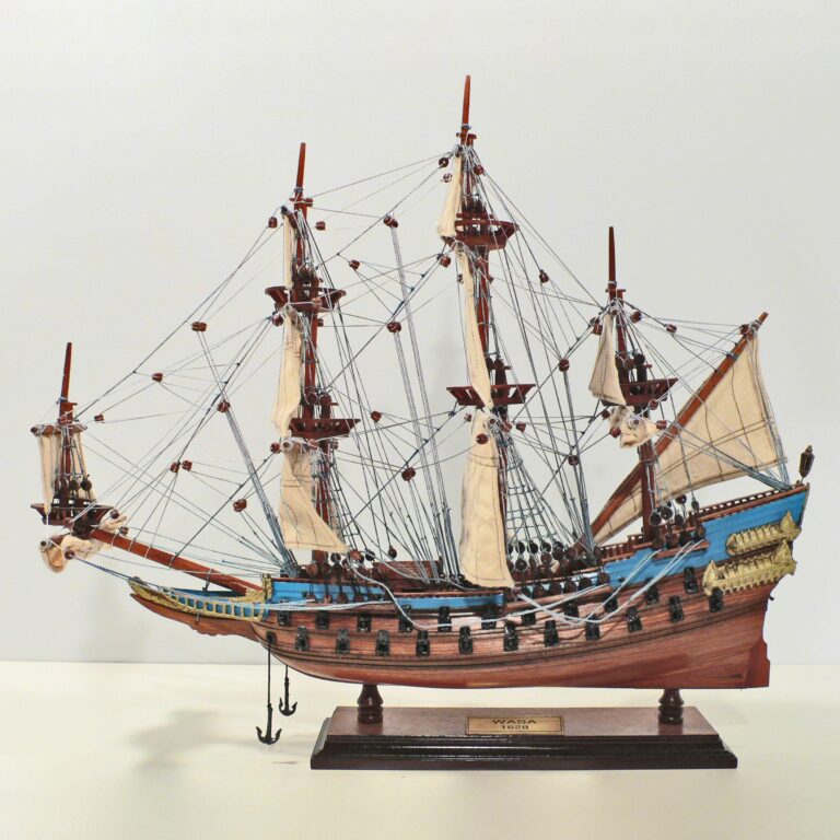 Un modelo de velero histórico hecho a mano de la Wasa