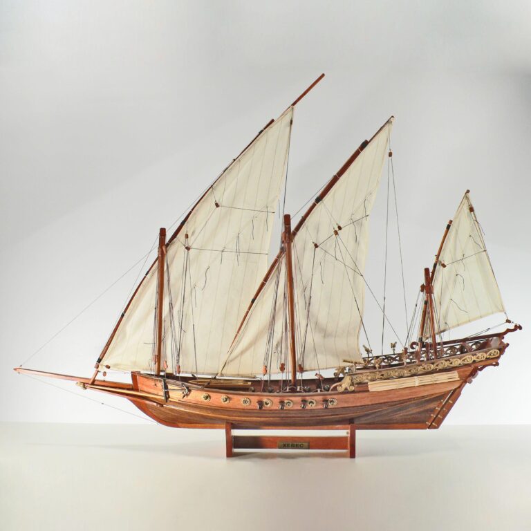 Modelo artesanal de barco de vela de la Xebec